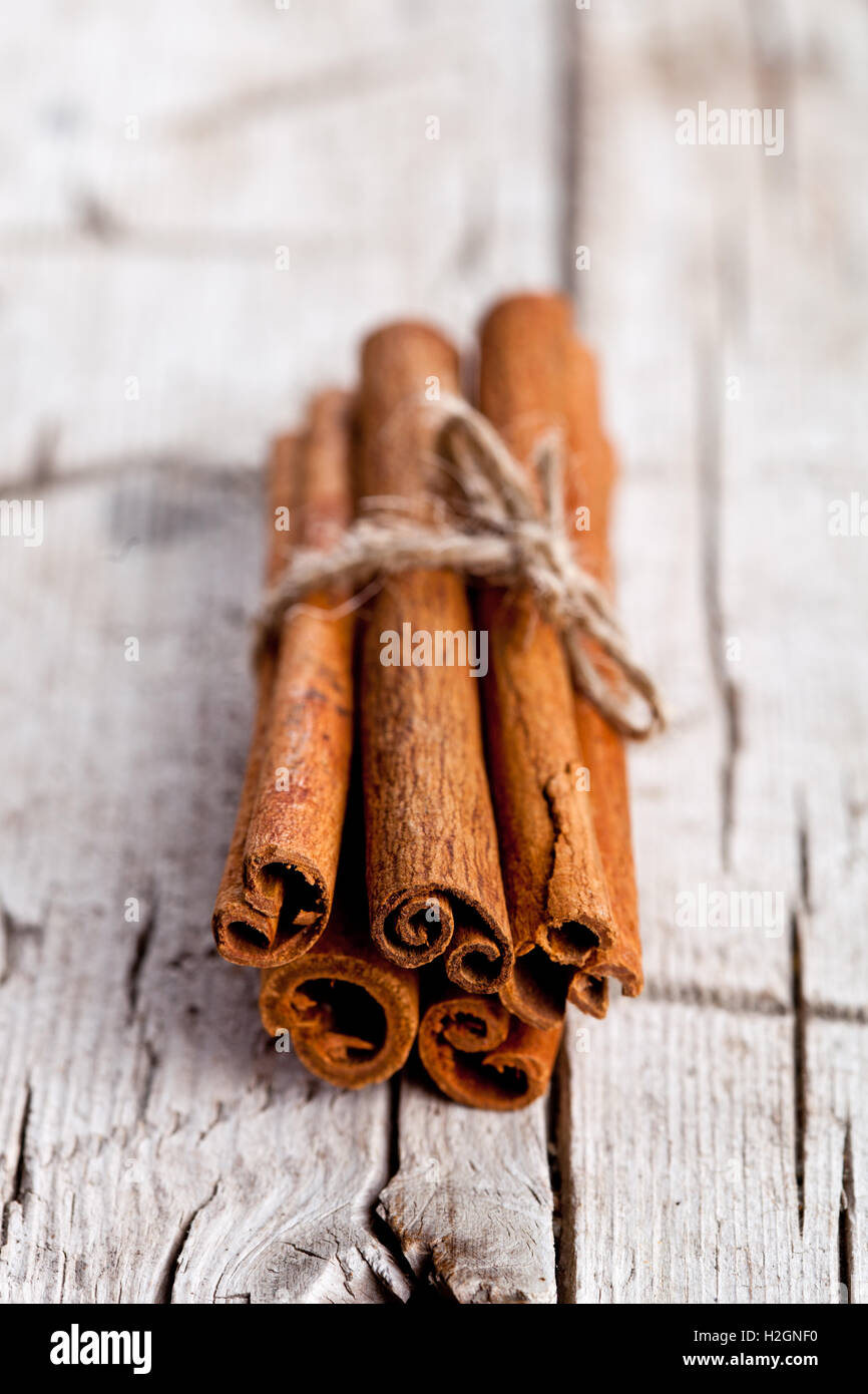 Cinnamon Stack stack of cinnamon sticks Stock Photo - Alamy