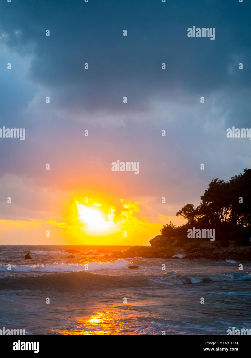 Sea sunrise in Koh Samui island, Thailand Stock Photo Alamy