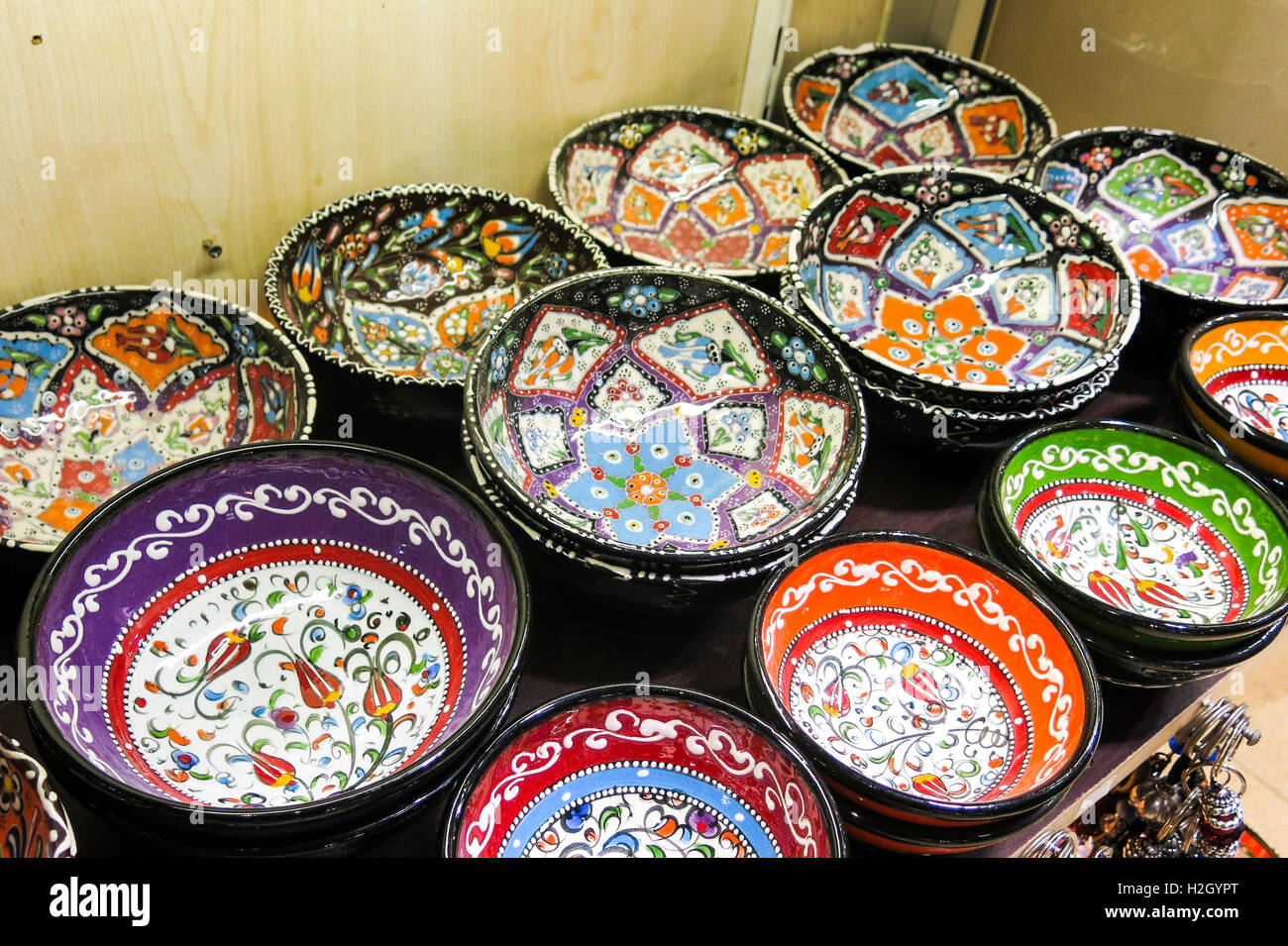 Classical Turkish ceramics on the Istanbul Grand Bazaar. Istambul