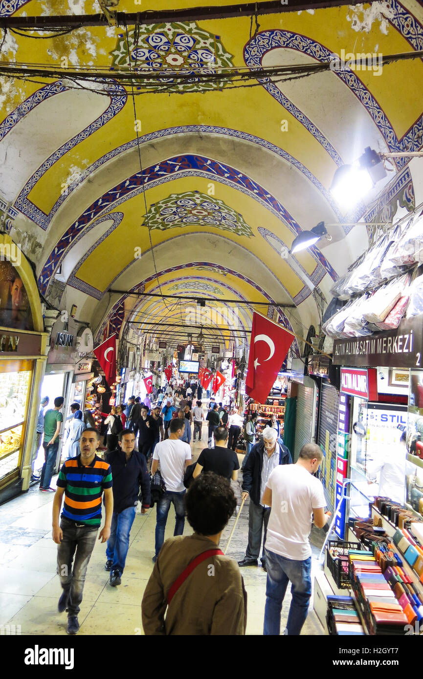 Fabric shop inside the Grand Bazaar, Beyazit, Istanbul, Turkey Stock Photo  - Alamy