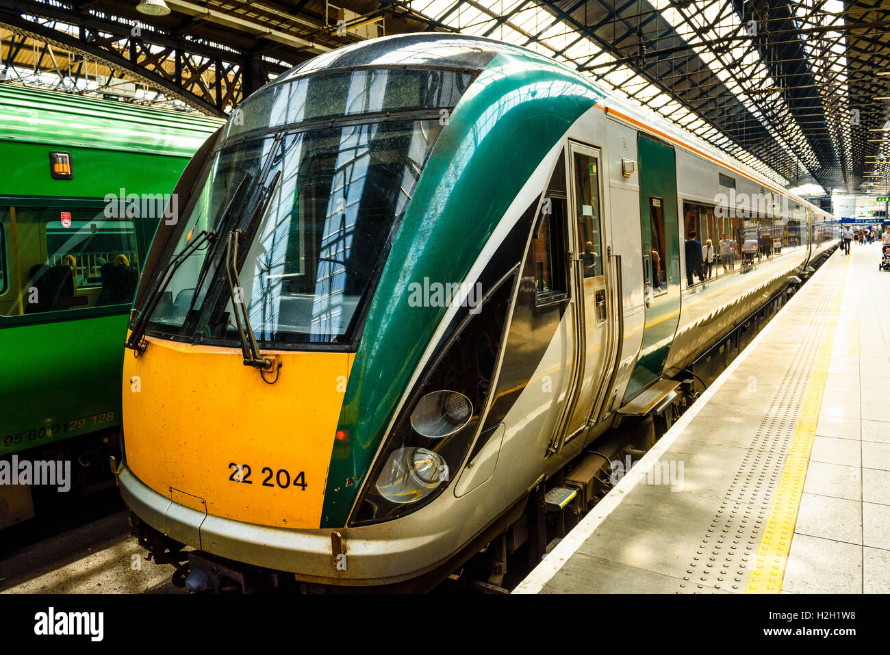 Iarnrod eireann train hi-res stock photography and images - Alamy