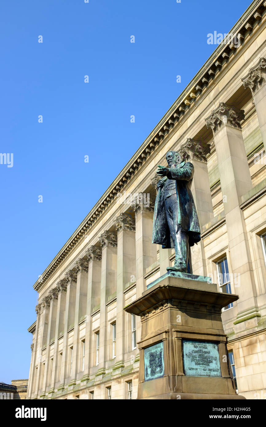 Statue of Sir Arthur Bower Forwood outside St Georges Hall in Liverpool, UK Stock Photo