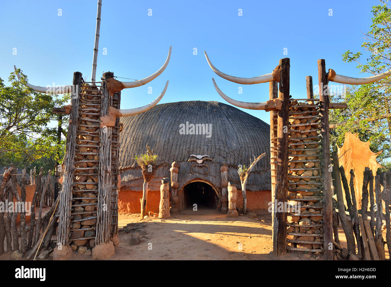 Main theatre based on a traditional Zulu round beehive hut for the evening Zulu cultural experience ,Shakaland Cultural Village, Eshowe, South Africa Stock Photo