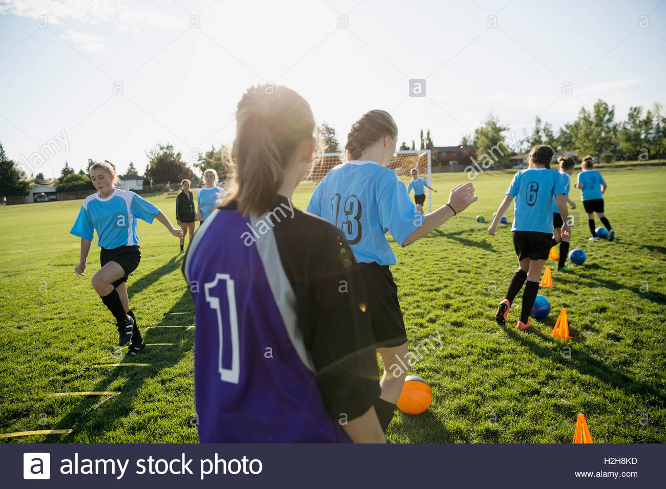 Middle school girl soccer hires stock photography and images Alamy