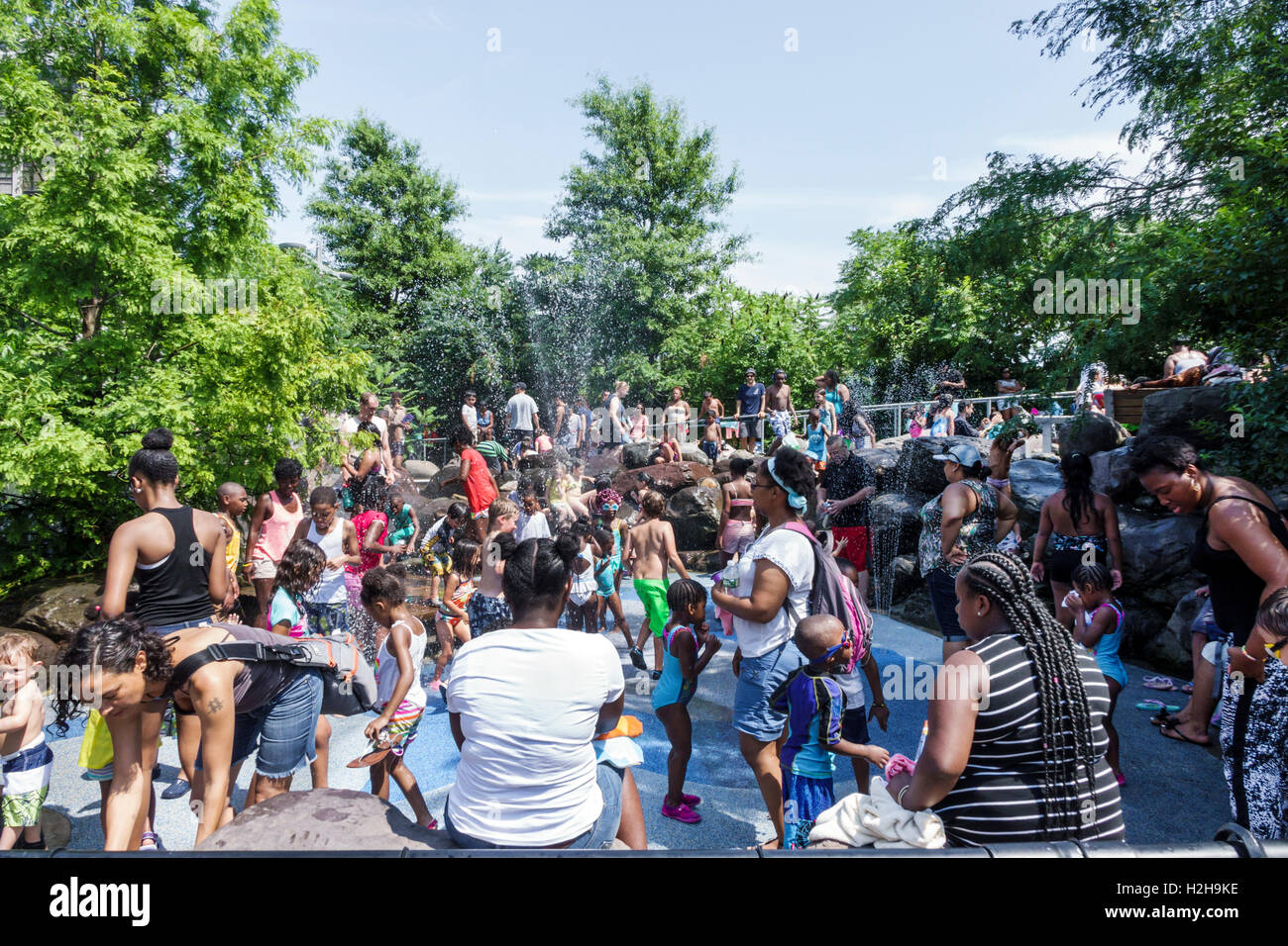 Crowded kids playground city hi-res stock photography and images - Alamy