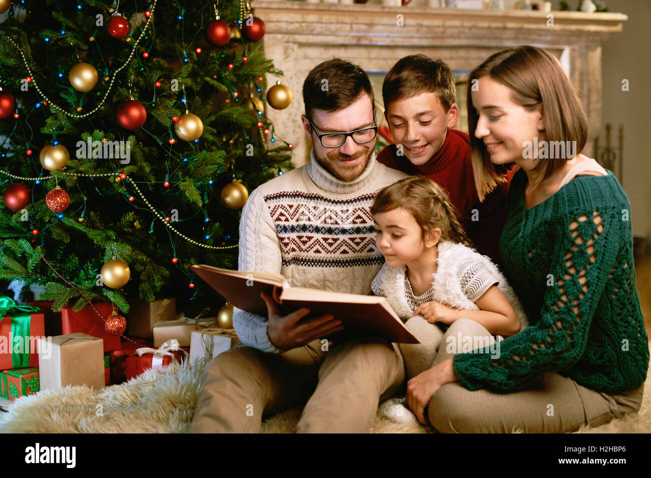 Музыкальный вечер в кругу семьи. Семейный круг. Пушкин в кругу семьи. Пушкин в кругу семьи. Росдетцентр истории в кругу семьи.