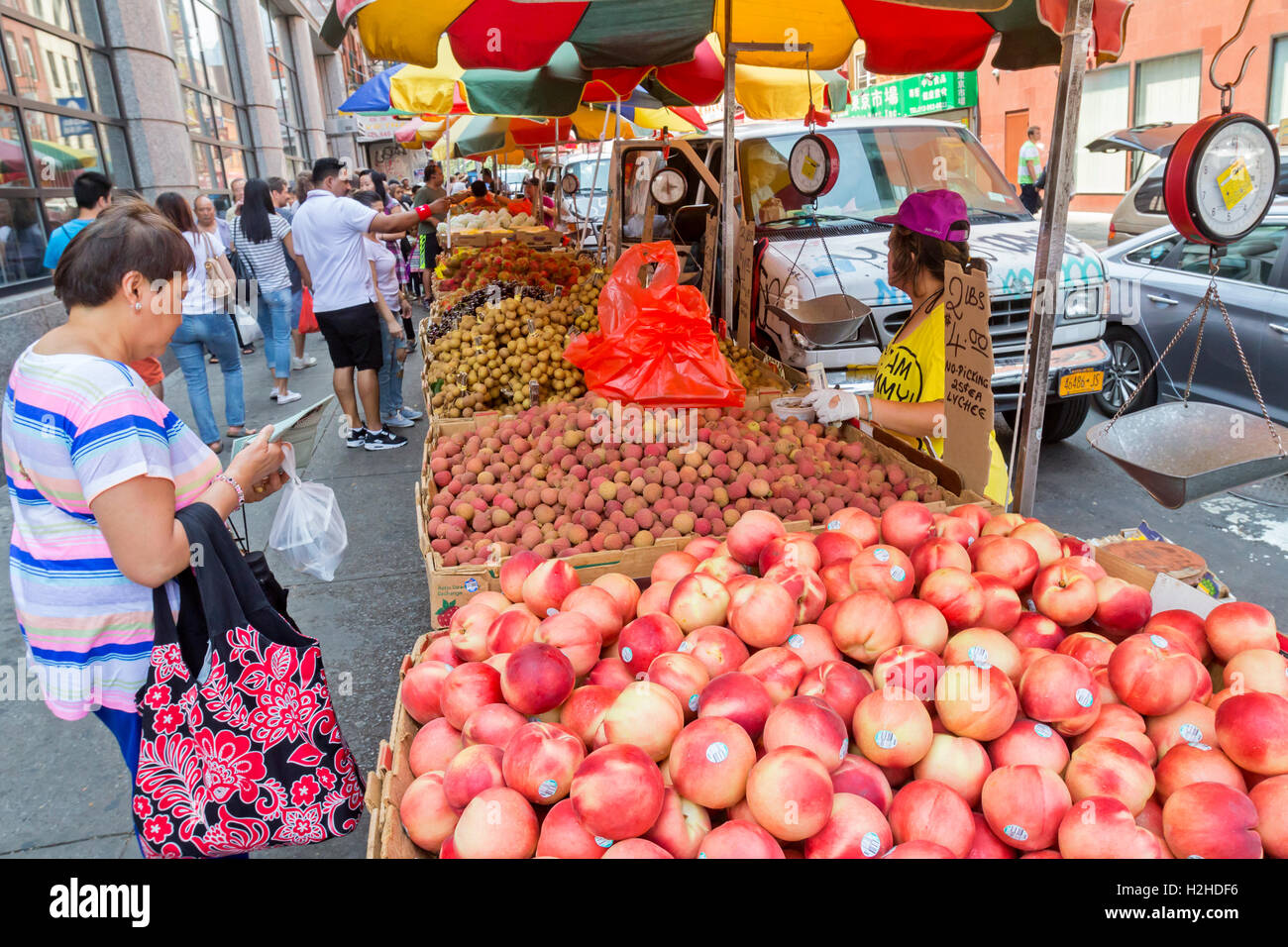 Asian Grocery Store Stock Photos & Asian Grocery Store Stock Images Alamy