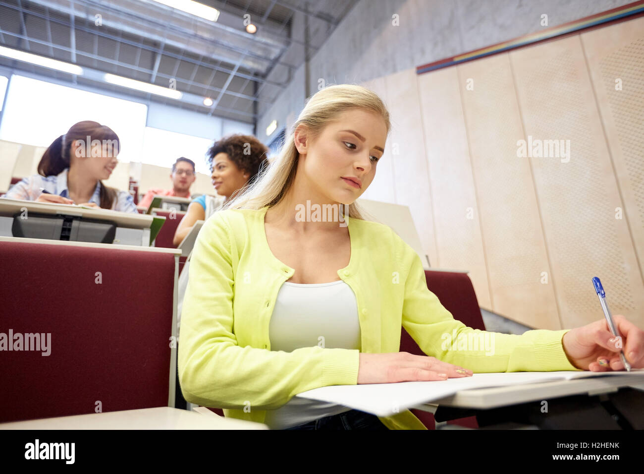 University student lecture hall hi-res stock photography and images - Alamy