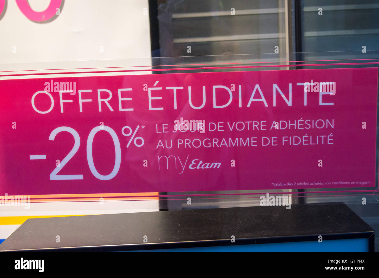 Student offer 20% discount poster from ETAM, Arras, Pas-de-Calais, Hauts de  France, France Stock Photo - Alamy