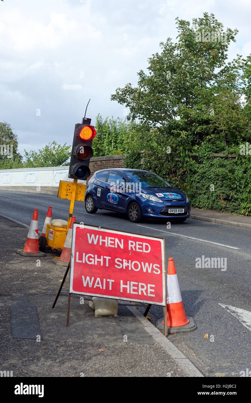 Temporary traffic lights uk hires stock photography and images Alamy