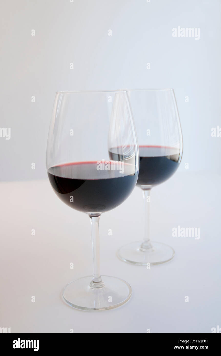 Bodegón de copas de vino hires stock photography and images Alamy