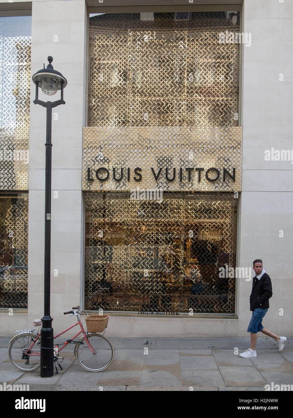 Louis vuitton store venice italy hi-res stock photography and images - Alamy