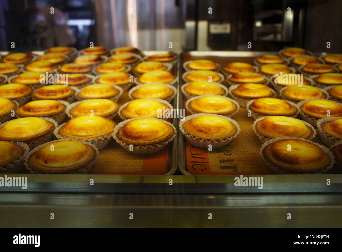 A BAKE Cheese Tart store in Tokyo. Stock Photo