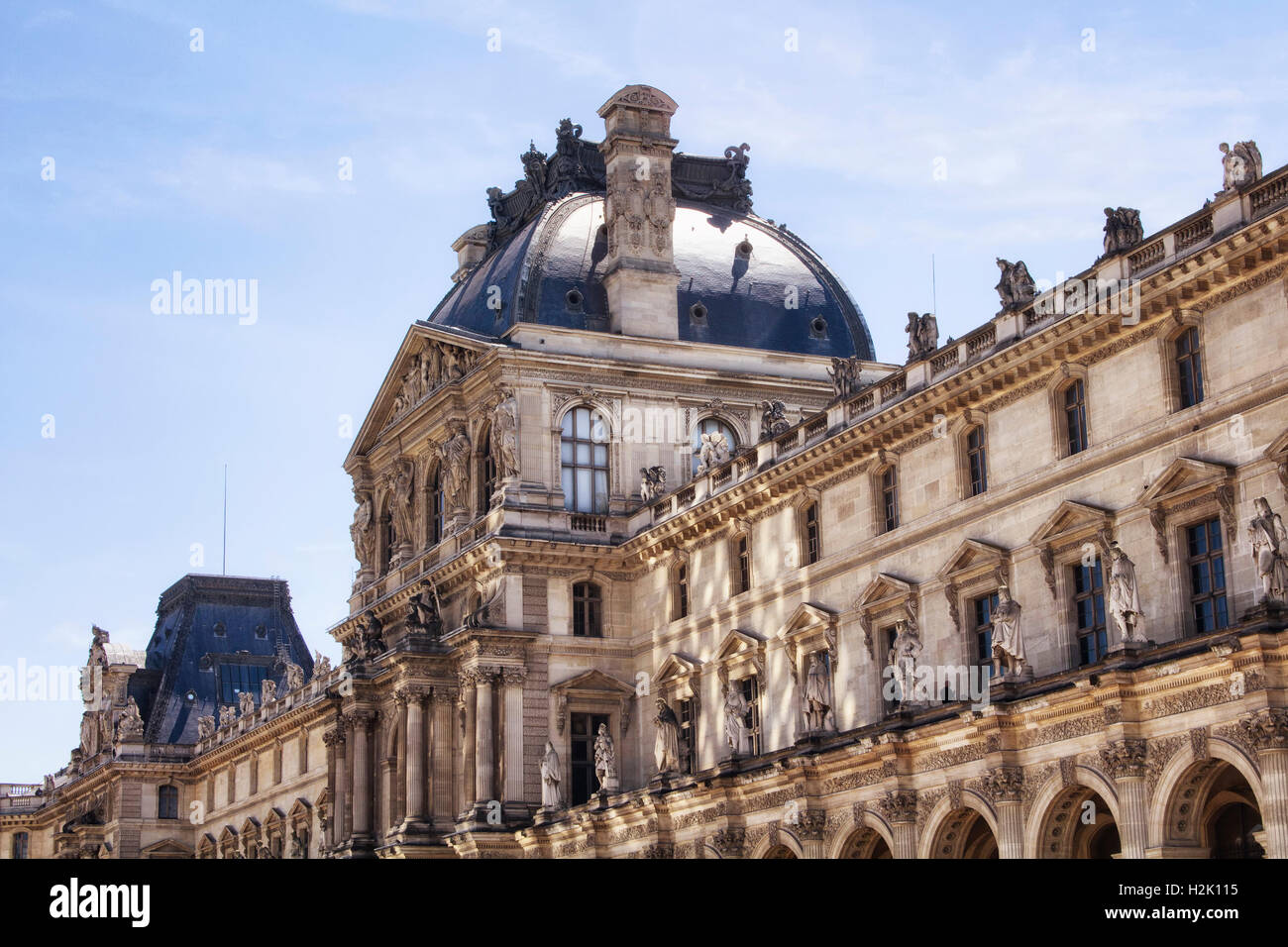 Louvre museum building hi-res stock photography and images - Alamy