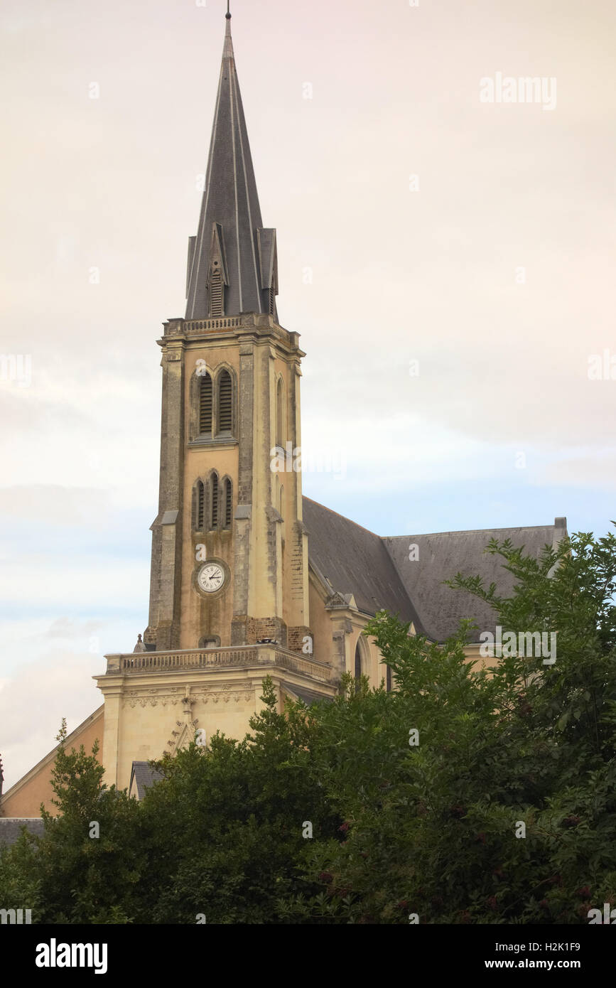 Sablé-sur-Sarthe - Église Notre-Dame Stock Photo