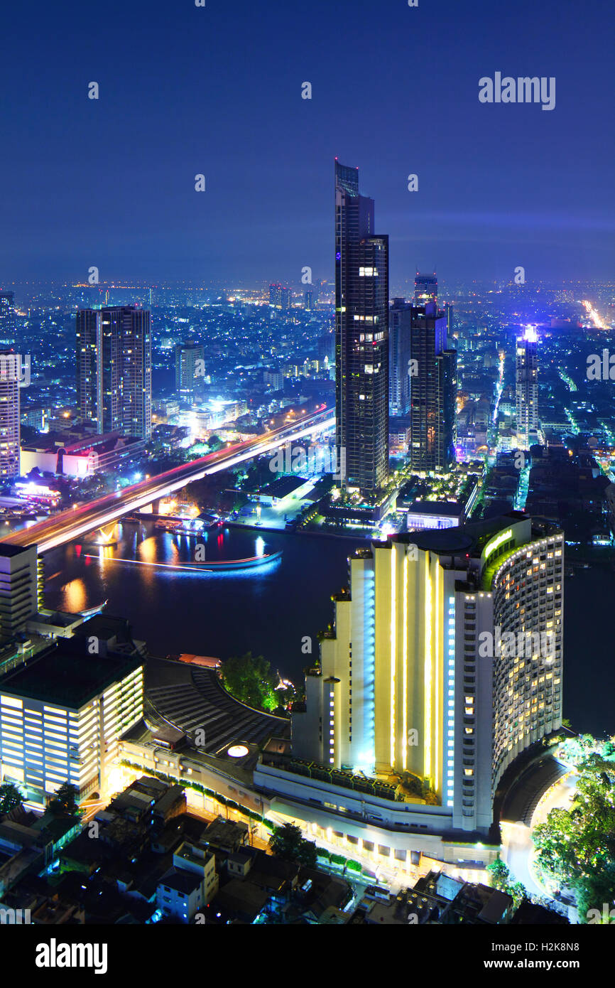 Bangkok street night hi-res stock photography and images - Alamy