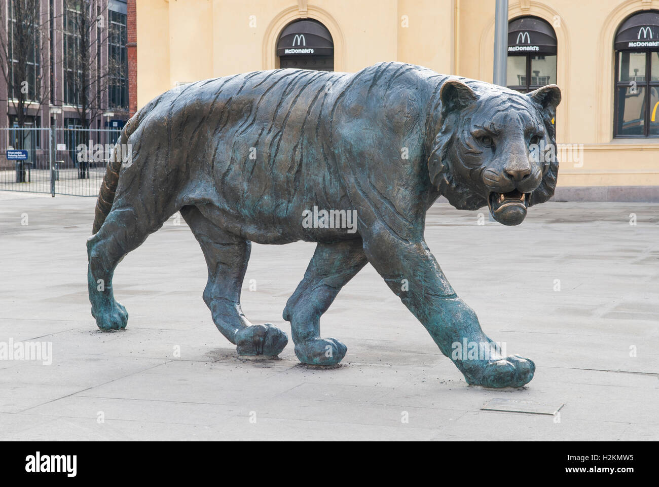 Bronze tiger statue outside Oslo Central station Stock Photo 122135361