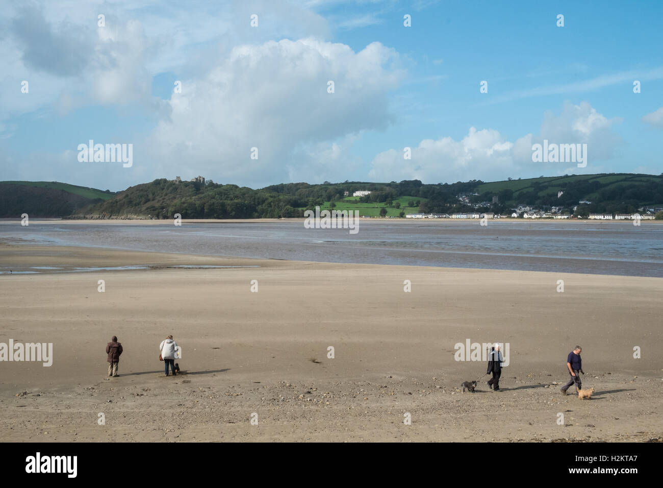Ferryside from llansteffan hires stock photography and images Alamy