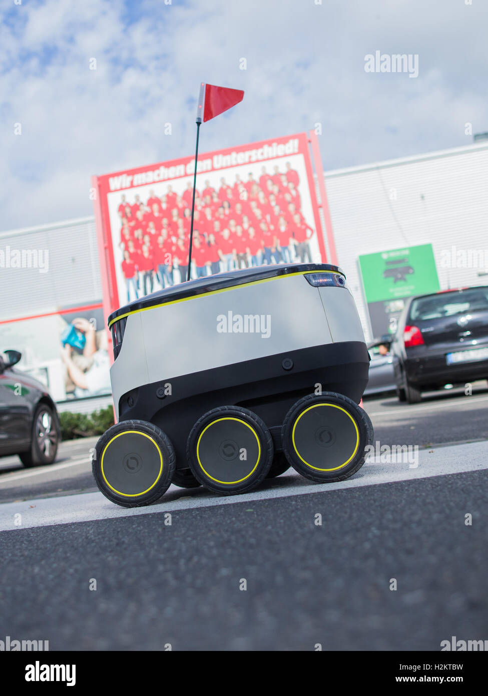 A delivery robot of the company Starship Technologies in action in