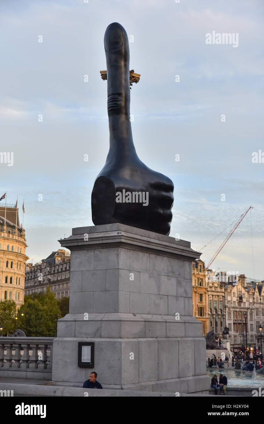 Trafalgar Square, London, UK. 29th September 2016. giant thumbs up