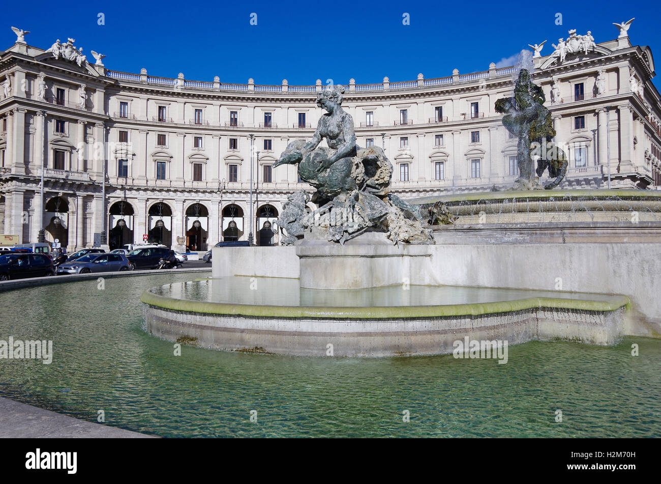 The semi circular exedra hi-res stock photography and images - Alamy