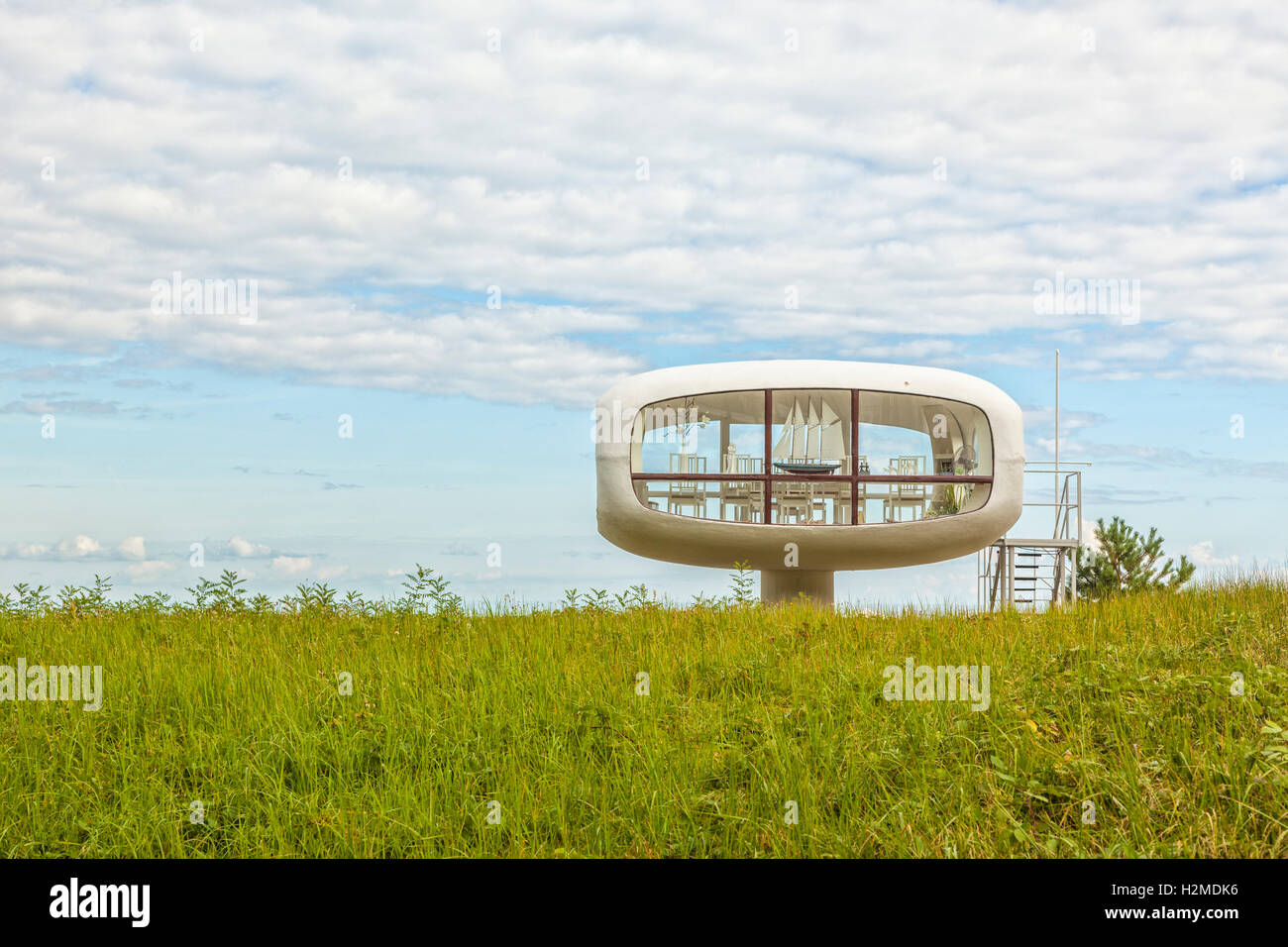 Lifeguard cabin hi-res stock photography and images - Alamy
