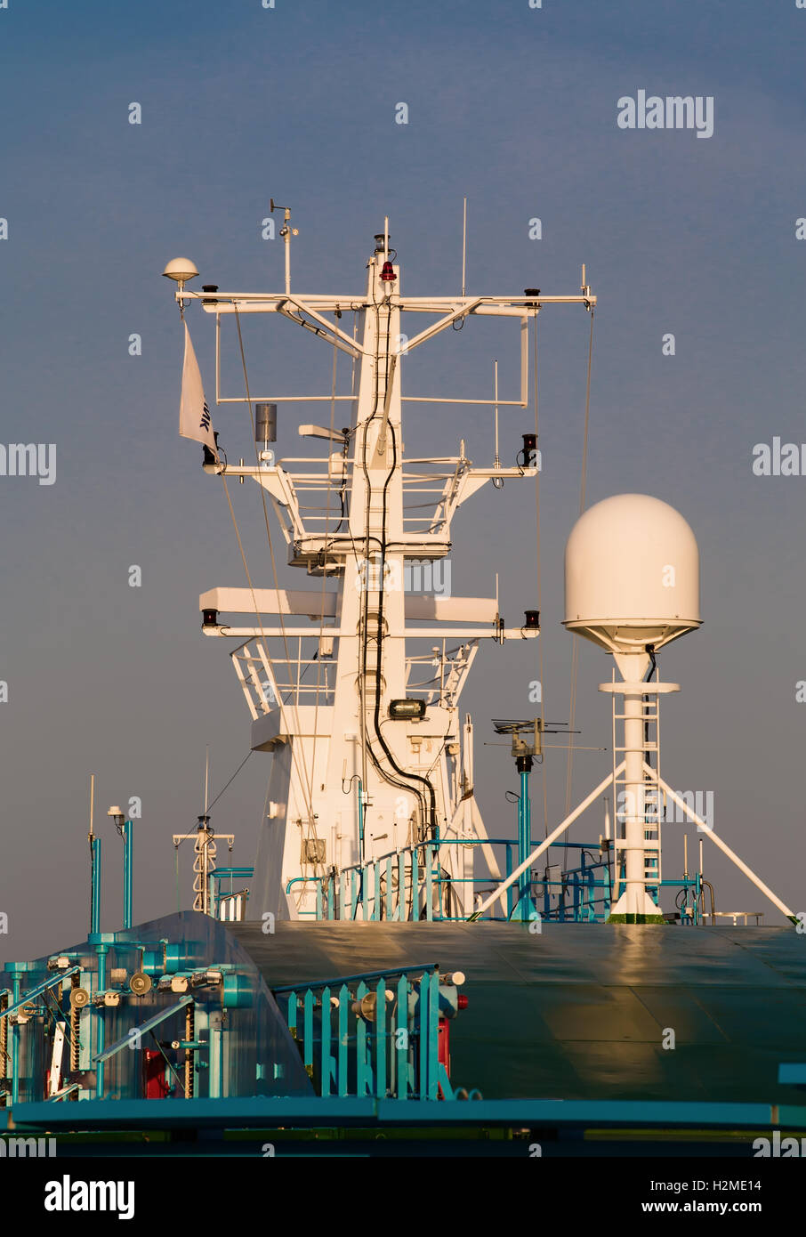 navigation equipment on the mast of a large ocean liner Stock Photo Alamy