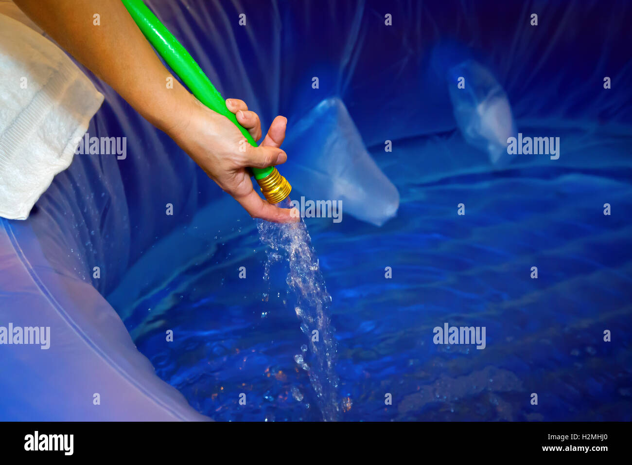 Water birth home tub High Resolution Stock Photography and Images Alamy