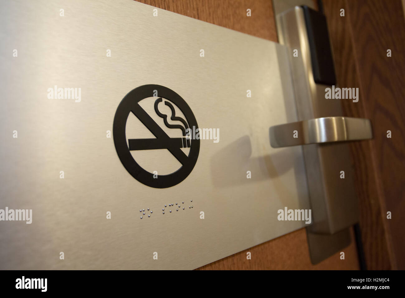 'no smoking' sign hotel room Stock Photo