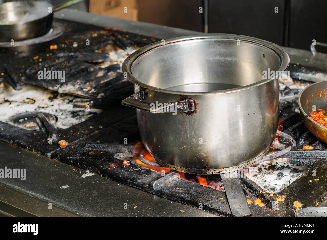 Dirty pots pans hires stock photography and images Alamy