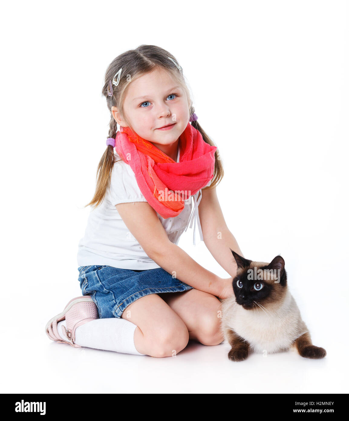 Little girl and cat Stock Photo - Alamy