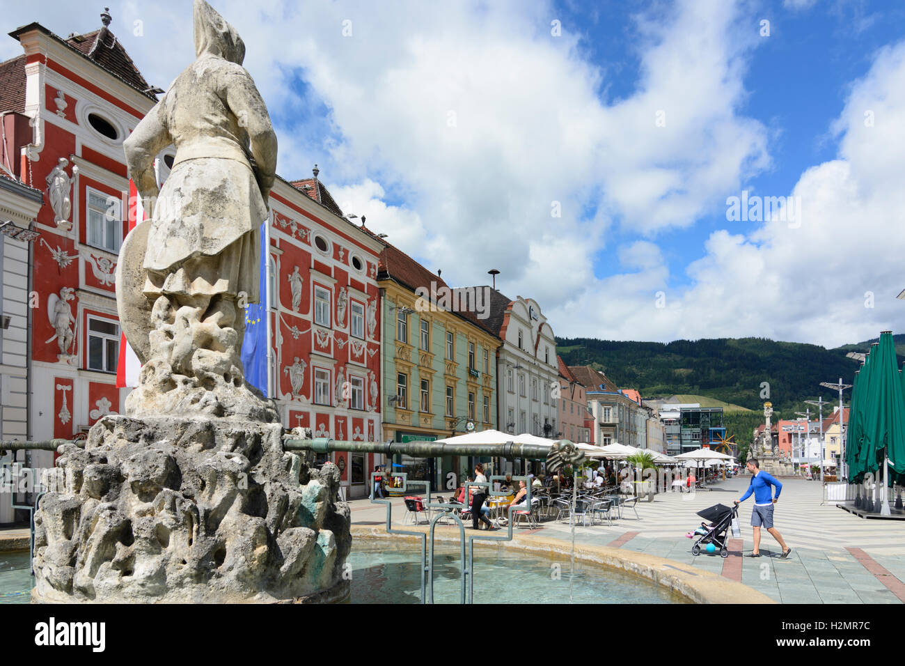 Leoben: Main square, Bergmannsbrunnen (Miners fountain), Hacklhaus, Obere Steiermark, Steiermark, Styria, Austria Stock Photo