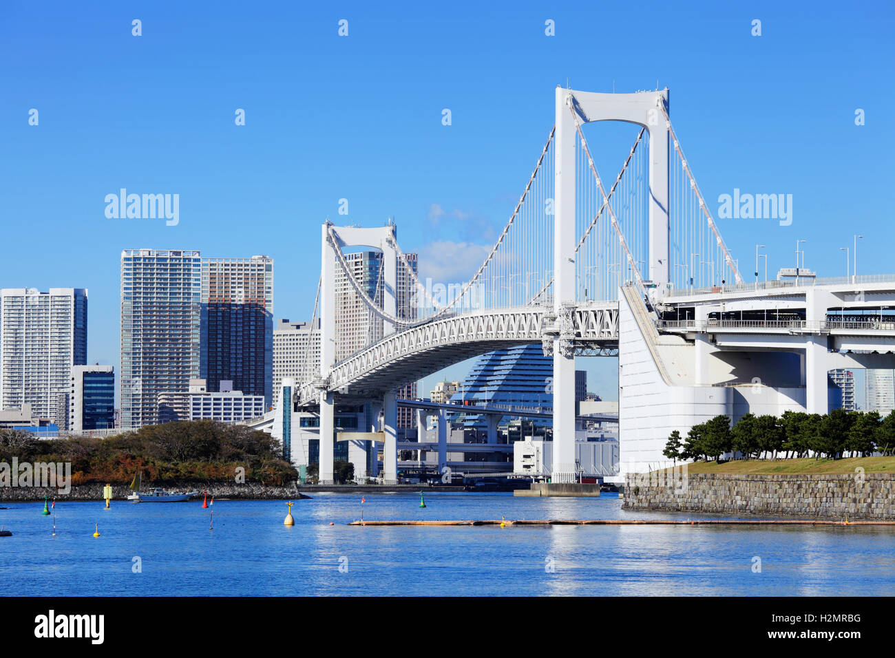 Downtown tokyo skyline hi-res stock photography and images - Alamy