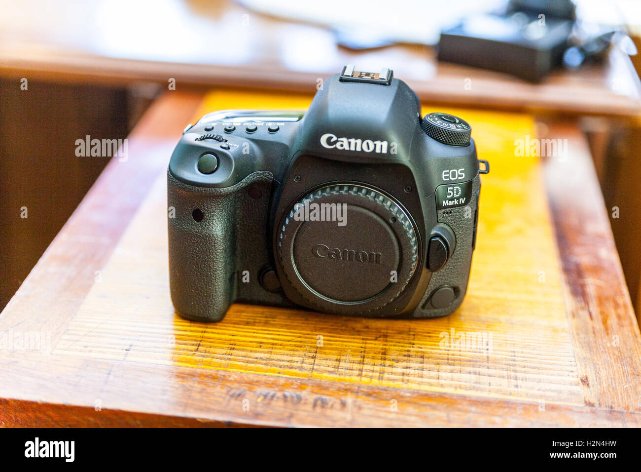 Canon mark iv hi-res stock photography and images - Alamy