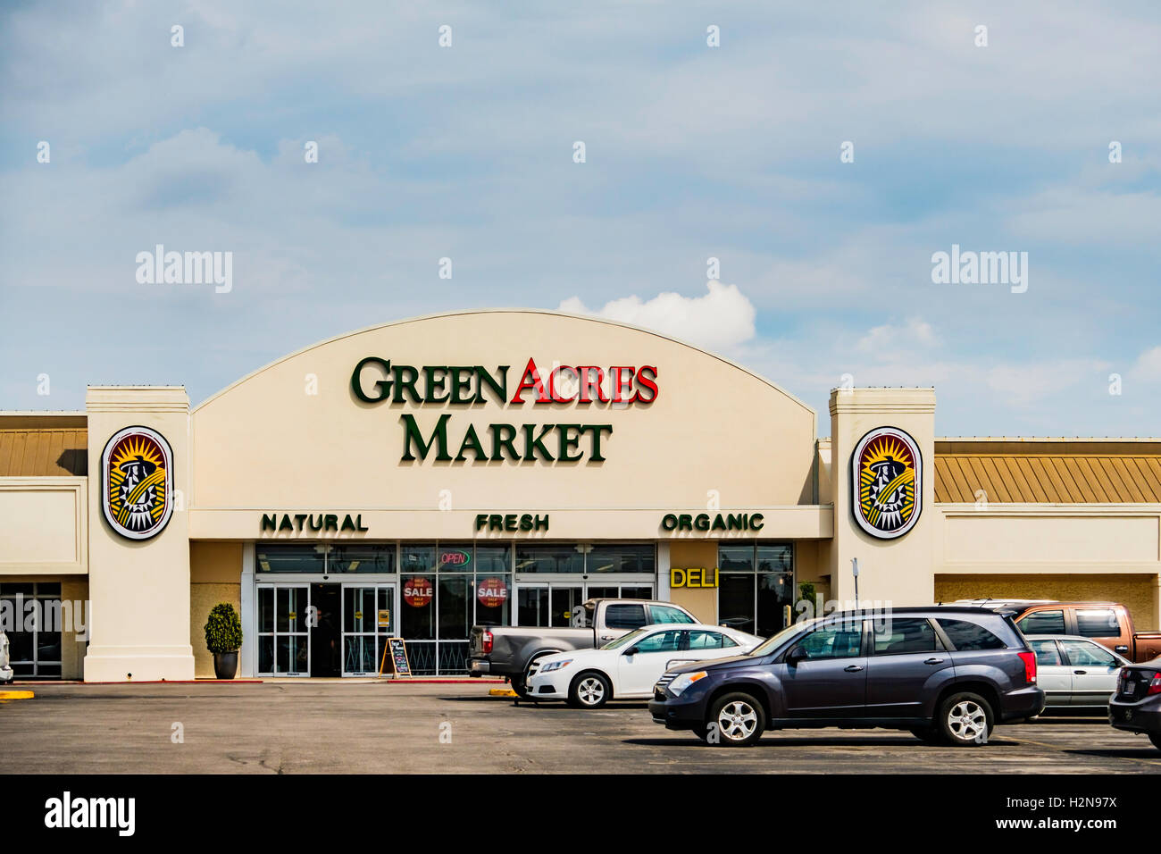 Exterior of Green Acres Market I-240 & Penn, Oklahoma City, Oklahoma, USA. A market selling organic and fresh foods. Stock Photo