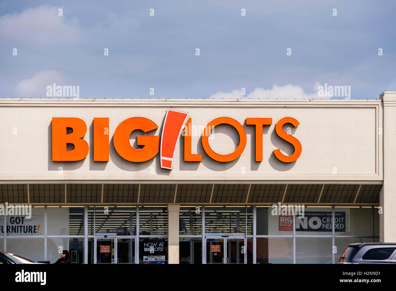 Big Lots discount retail store exterior. 7301 S. Pennsylvania, Oklahoma City, Oklahoma, USA. Stock Photo