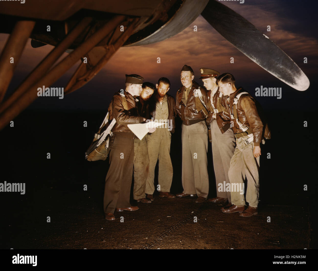 Combat Crew Receiving Final Instructions Just Before Taking off in YB-17 Bomber from Squadron Base, Langley Field, Langley Air Force Base, Hampton, Virginia, USA, Alfred T. Palmer, U.S. Office of War information, May 1942 Stock Photo