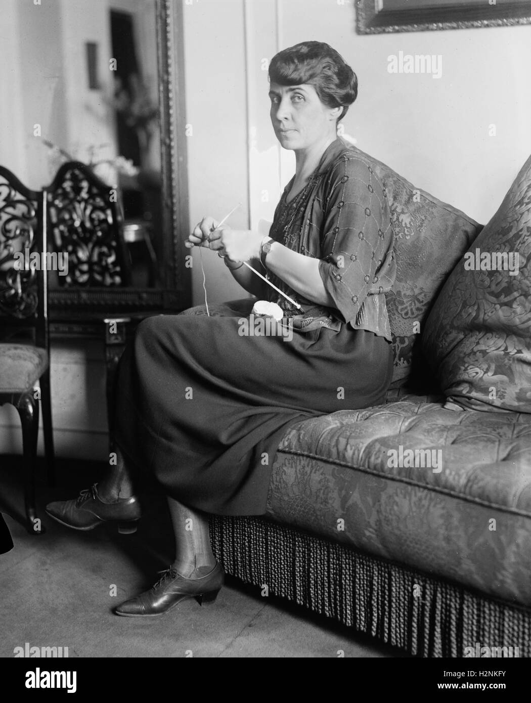 Grace Coolidge, Portrait Knitting, Washington DC, USA, National Photo Company, 1921 Stock Photo