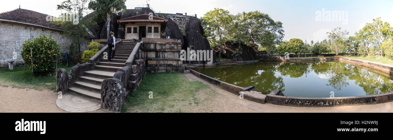 Isurumuniya Temple, A Vihara in Anuradhapura. featuring granite carvings: Isurumuniya Lovers, Elephant Pond & Royal Family Stock Photo