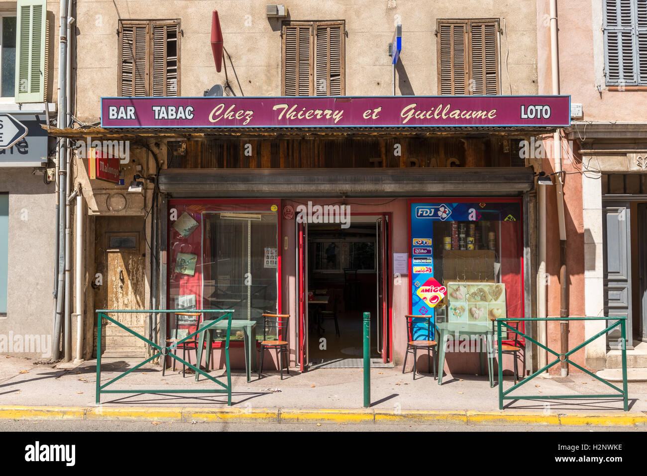 Bar and tabac shop, Pierrefeu, Provence-Alpes-Côte d'Azur region, southeastern France Stock Photo