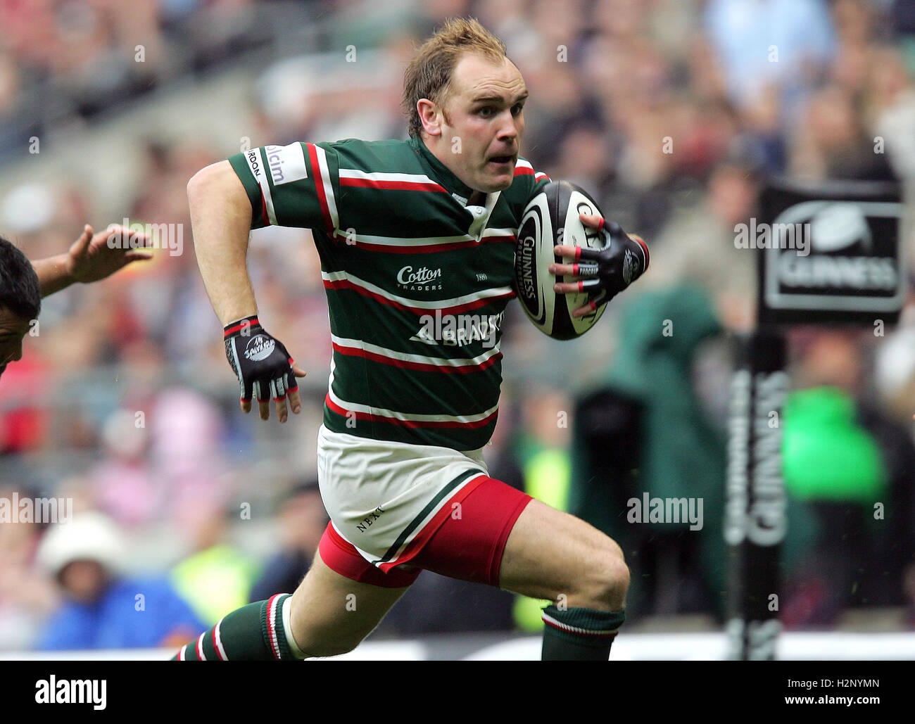 Andy Goode on the burst for a Leicester try - Gloucester Rugby vs ...