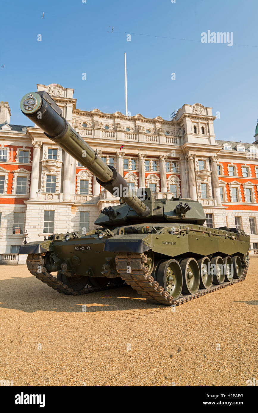 A British Challenger 2 tank in front of the Admiralty Extension, Horse Guards Parade, London, on Thursday, 15 September 2016. Stock Photo