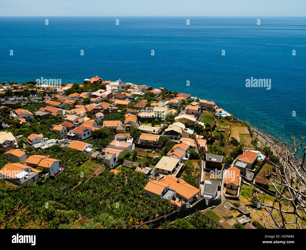 A view over the village of Jardim do Mar down to the sea Stock Photo