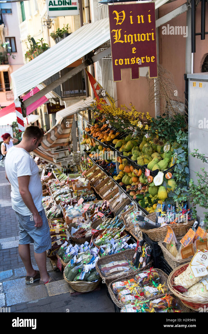 Sicily taormina market hires stock photography and images Alamy