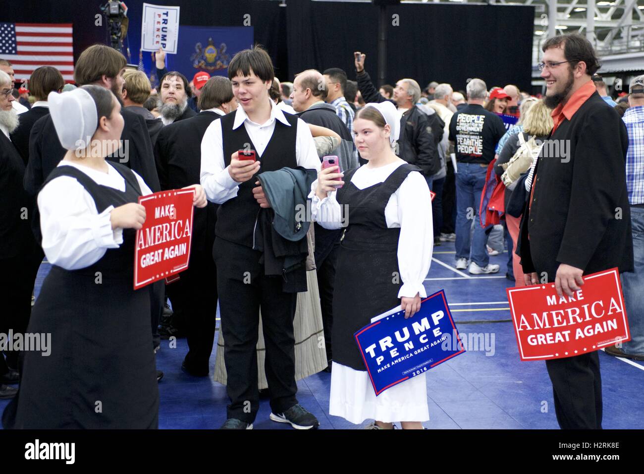 Manheim, PA, USA. 1st Oct, 2016. A Family Of Moderate Amish Of Effort ...