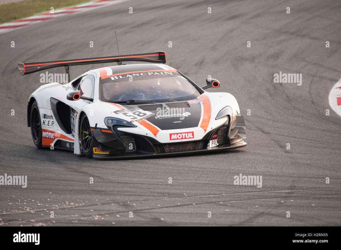 Barcelona, Spain. 2nd October, 2016. The Mclaren 650S GT3 Blancpain GT Series of the Garage 59 Team, driven by Rob Bell and Álvaro Parente, in action during the Festival de la Velocidad de Barcelona at the Circuit of Catalunya. Credit:  Pablo Guillen/Alamy Live News Stock Photo
