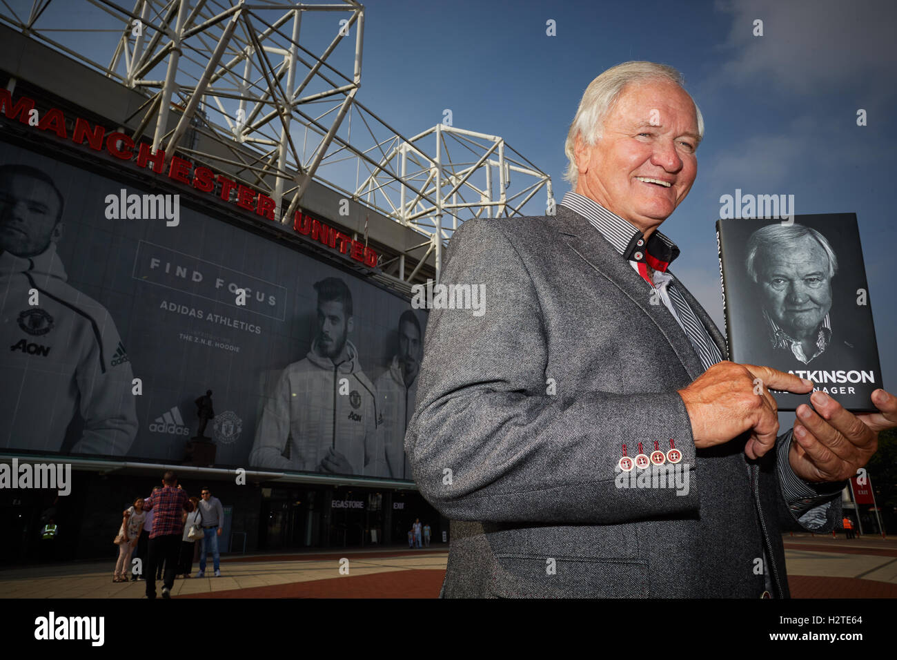 Ronald Ron Atkinson Old Trafford Manchester   Celebrity famous famed public figure star notoriety performance performing perform Stock Photo
