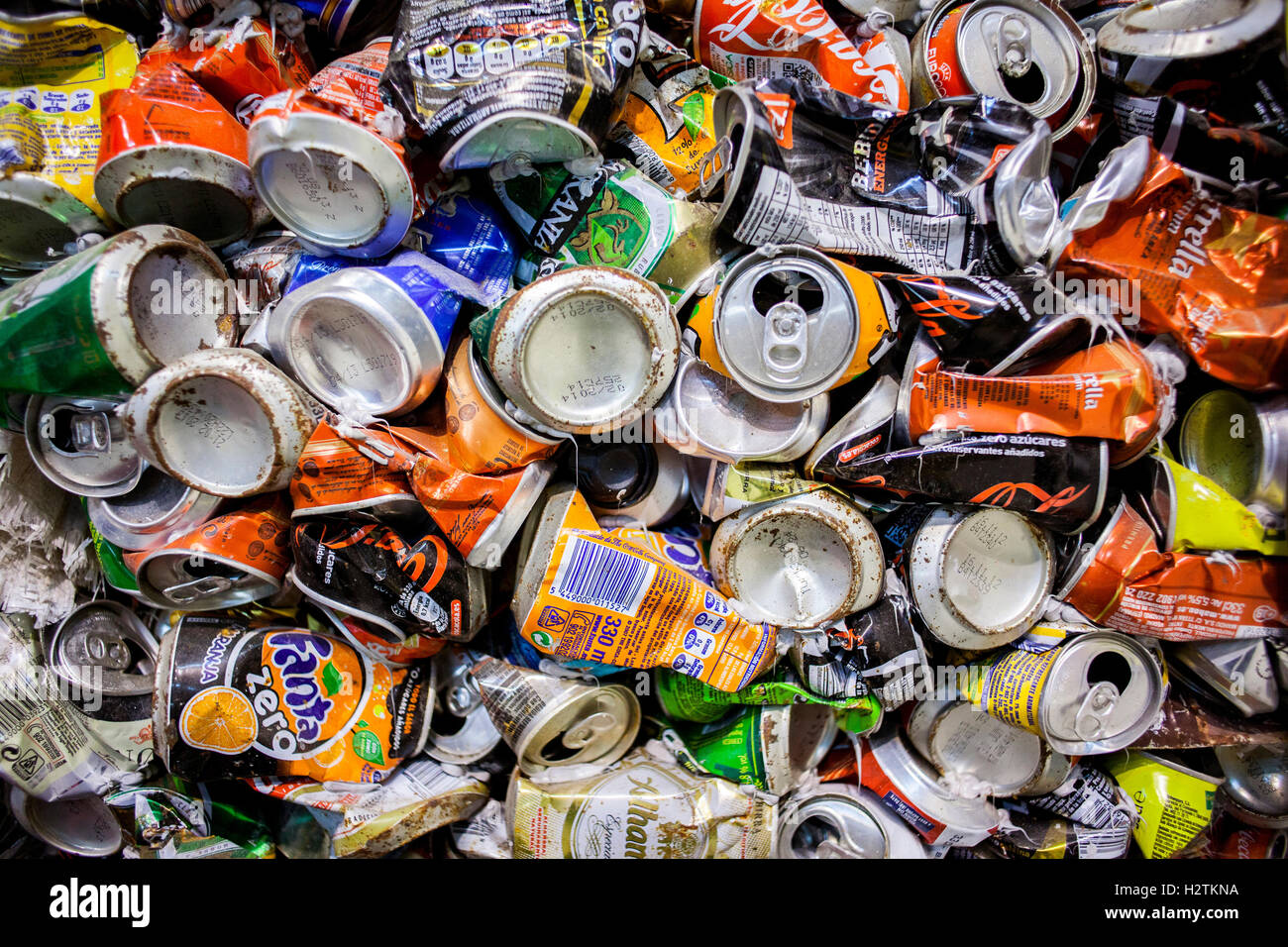 Aluminum Recycling Stock Photos & Aluminum Recycling Stock Images Alamy
