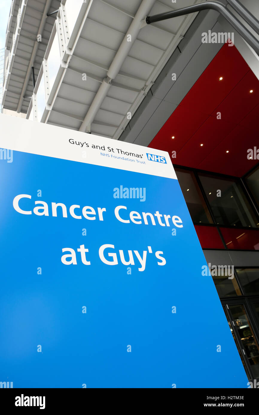 Cancer Centre at Guy's Hospital sign at the entrance of the new hospital in Southwark, South London, England, UK  KATHY DEWITT Stock Photo