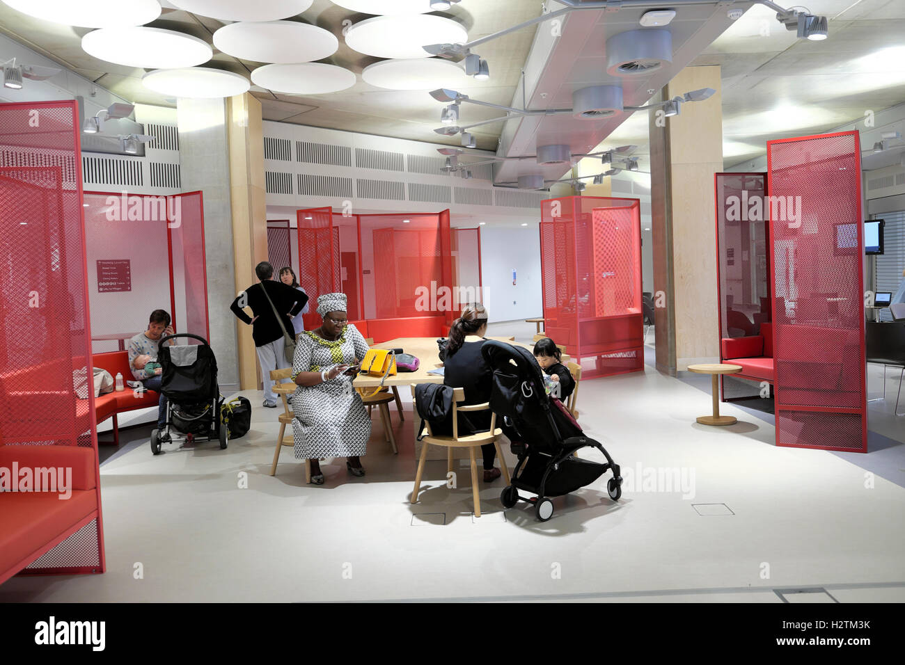 'Open House' visitors at Guys Hospital Cancer Centre reception area in Southwark, South London, England, UK  KATHY DEWITT Stock Photo